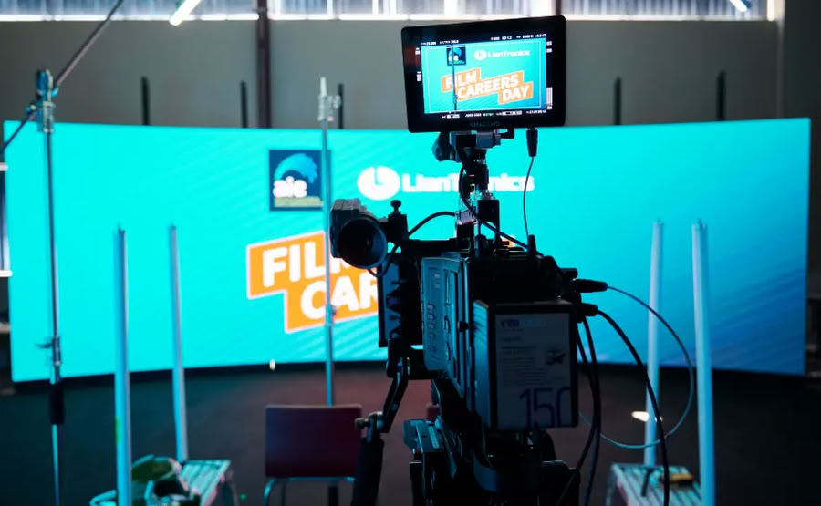 How to Reduce Moire, Flicker, and Color Shift on a Virtual Production LED Wall